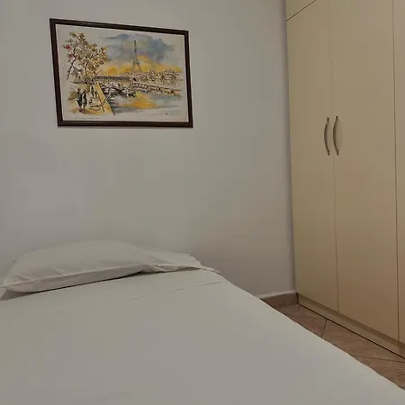 Grand House Selitë e Vogël